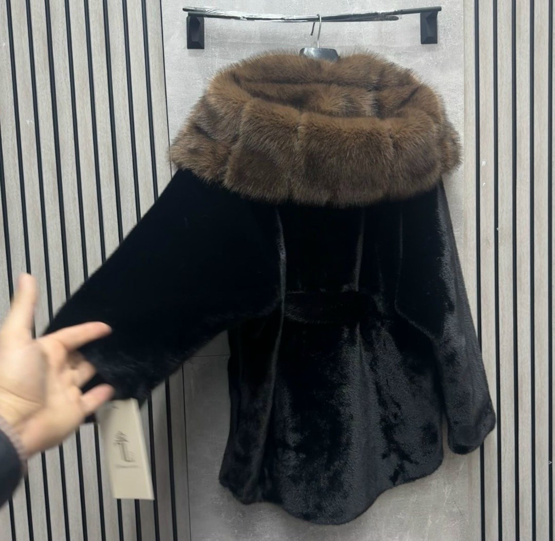 норковая шуба с капюшоном из меха куницы,норковая шуба с капюшоном из меха куницы 30481 (чёрный),женская шуба из премиального меха,женская норковая шуба,норковая шуба с капюшоном из меха куницы 30480