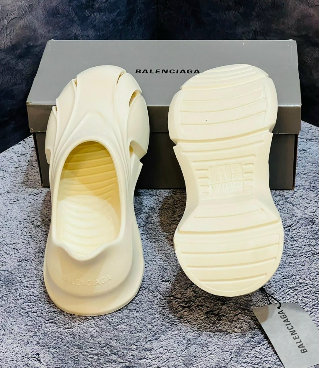 шлепанцы balenciaga,тапки balenciaga,сандалии balenciaga,тапочки balenciaga,шлепанцы баленсиага