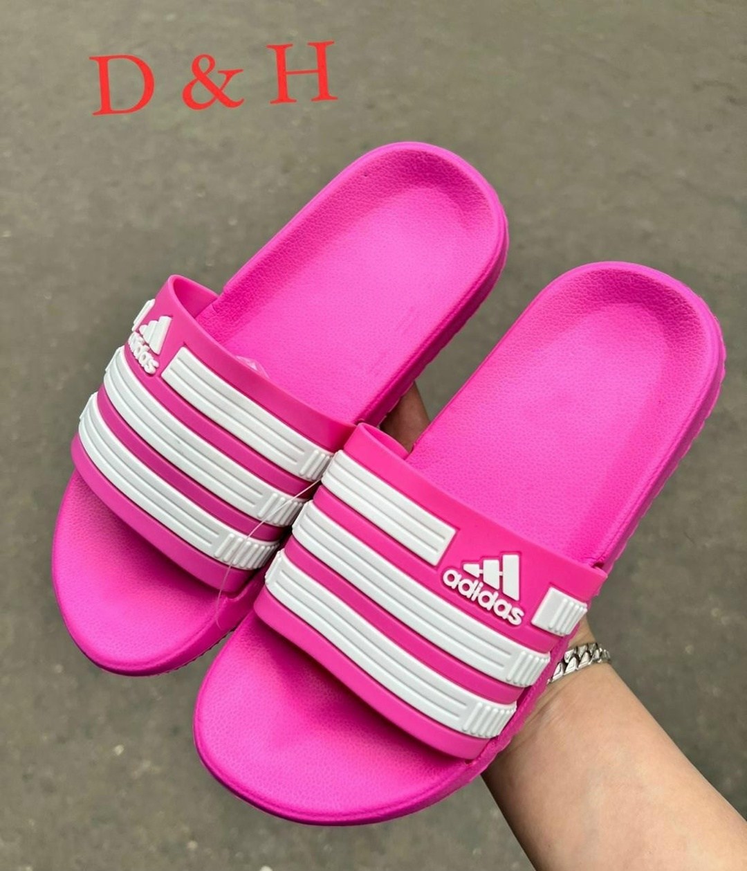 фиолетовые шлепки адидас,сланцы adidas adilette,шлепанцы адидас женские розовые,вьетнамки адидас,сланцы adidas