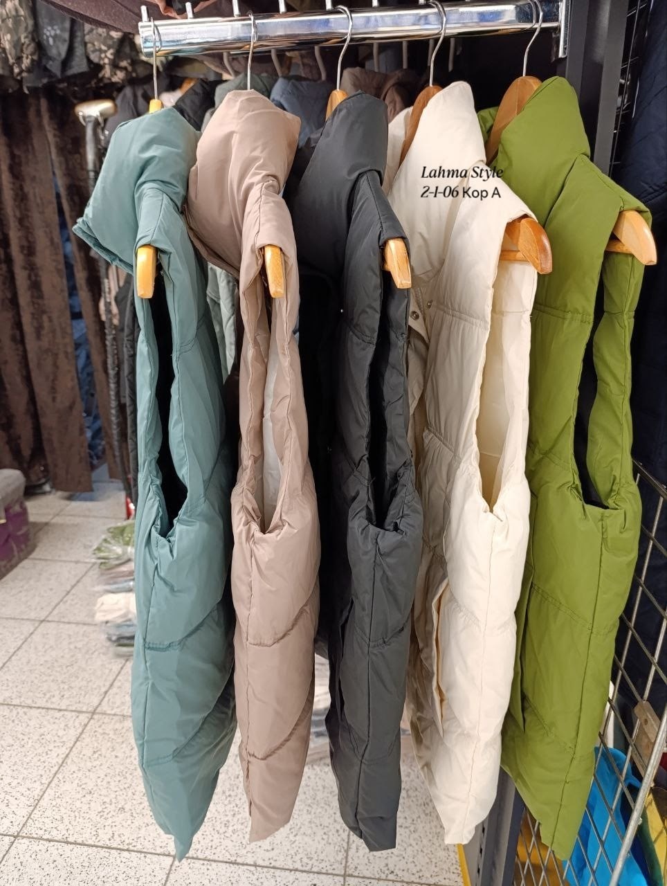 теплый жилет,женские жилеты,жилет,женская жилетка,жилет с воротником