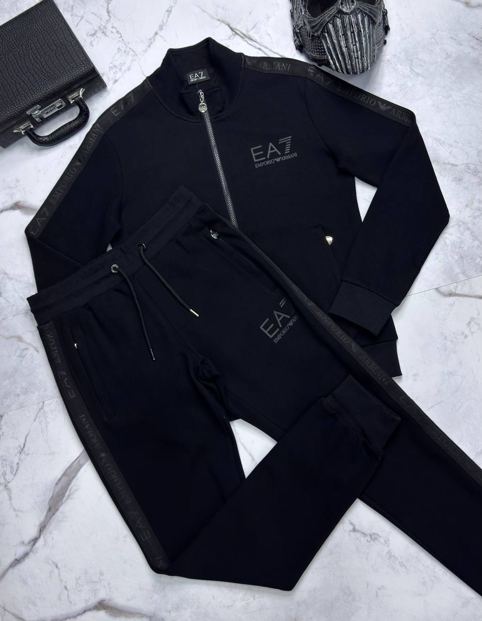 спортивный костюм emporio armani ea7,спортивный костюм armani,спортивный костюм армани мужской еа7,спортивный костюм emporio armani,мужской спортивный костюм ea7 emporio armani