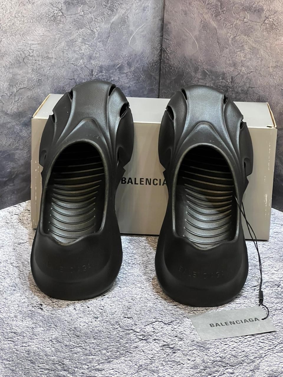 шлепанцы balenciaga,тапки balenciaga,сандалии balenciaga,тапочки balenciaga,шлепанцы баленсиага