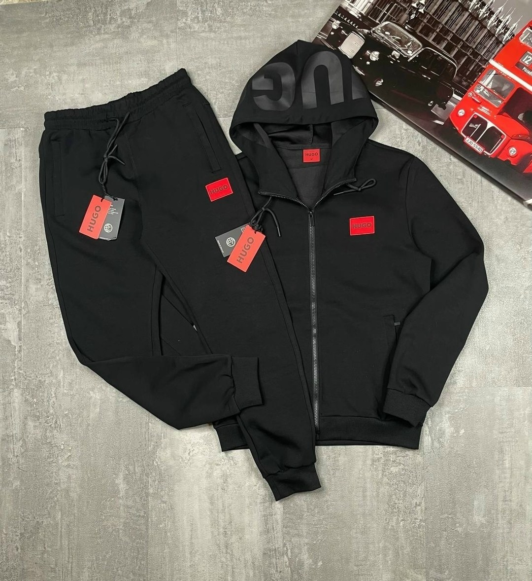 спортивный костюм hugo boss,спортивный костюм мужской hugo boss,спортивный костюм hugo,мужской спортивный костюм,костюм спортивный