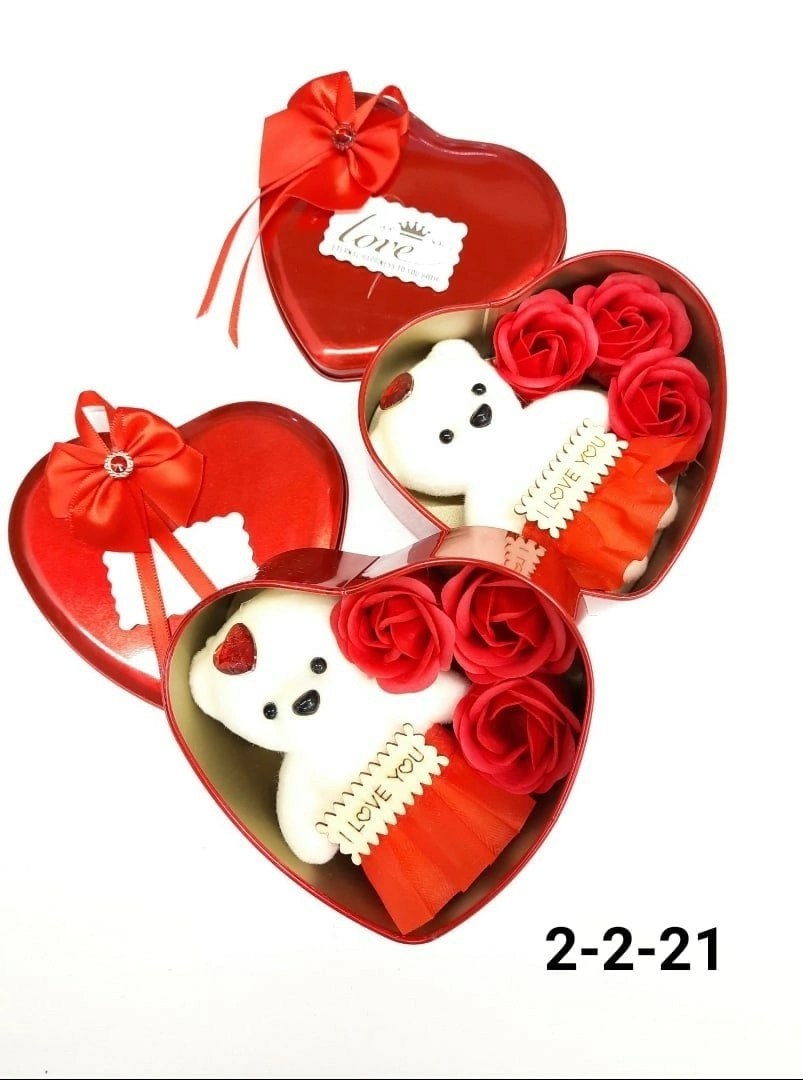 набор мыльных роз с мишкой,подарки на день святого валентина,игрушка,подарочные наборы мыльные розы,коробка подарков на день святого валентина