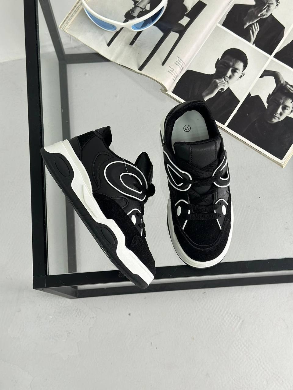 ,кроссовки женские,модные кроссовки,повседневные кроссовки,кроссовки стильные