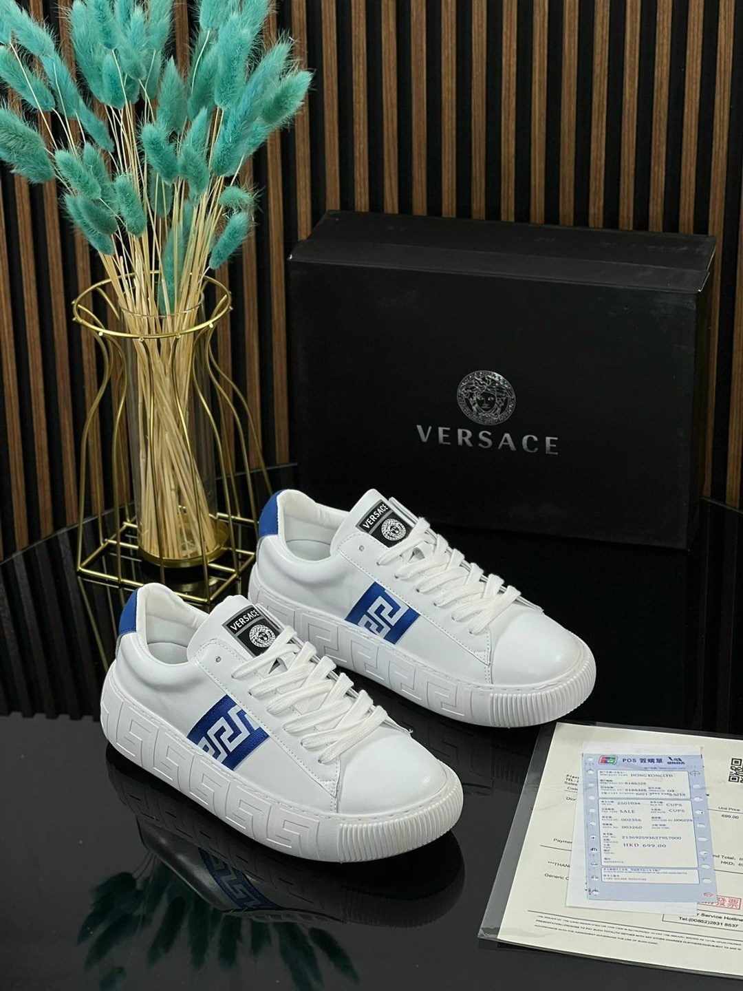 ,versace кроссовки,кроссовки версаче,кроссовки версаче черно золотые,низкие кроссовки