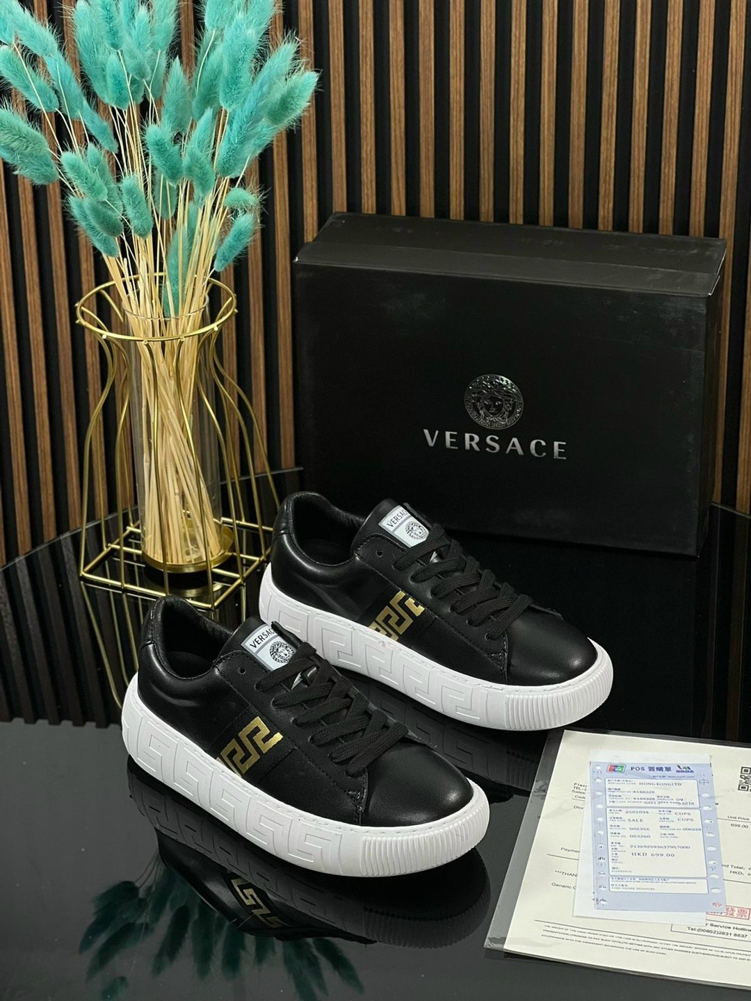 ,versace кроссовки,кроссовки версаче,кроссовки версаче черно золотые,низкие кроссовки