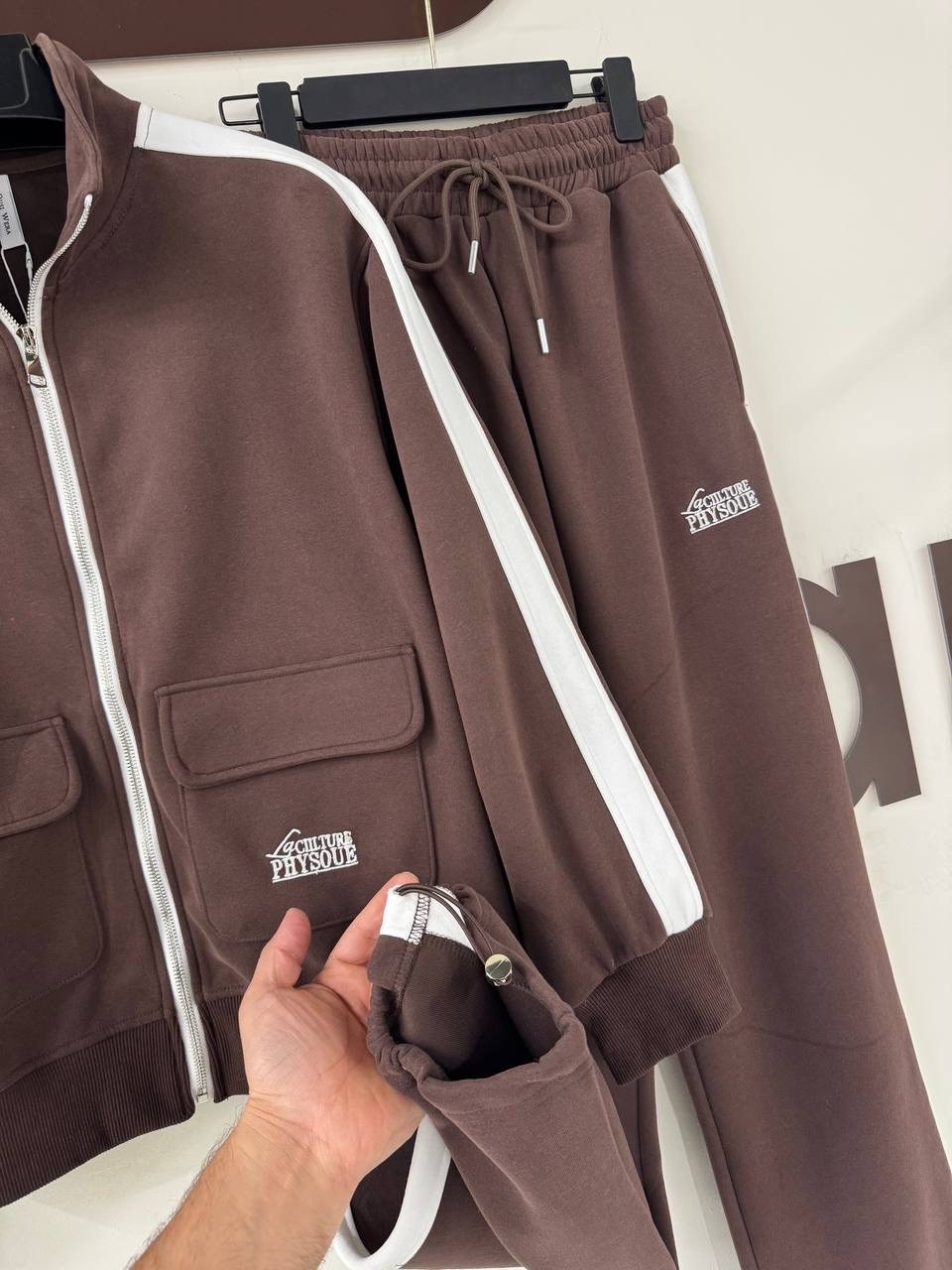 palm angels tracksuit,спортивный костюм miu miu,модные костюмы,красные спортивные костюмы,спортивный костюм palm angels