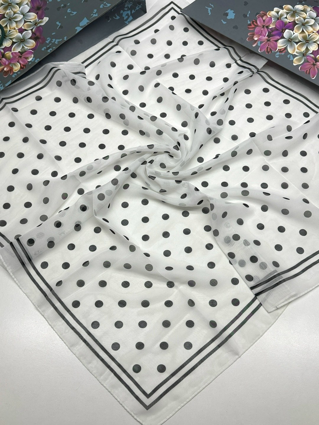 шарфы и платки,платки косынка,платки женские,шарф в горошек,платок белый в горошек