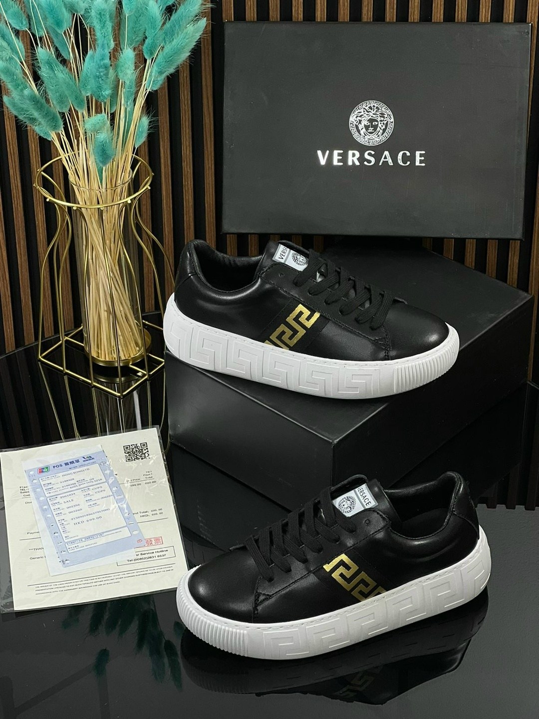 ,versace кроссовки,кроссовки версаче,кроссовки версаче черно золотые,низкие кроссовки