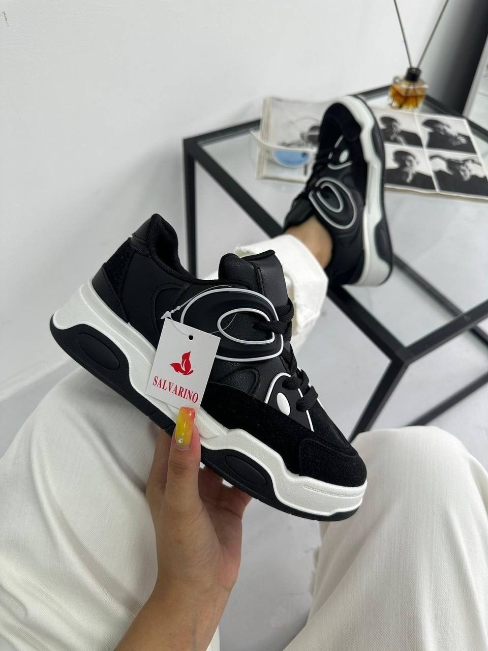 ,кроссовки женские,модные кроссовки,повседневные кроссовки,кроссовки стильные