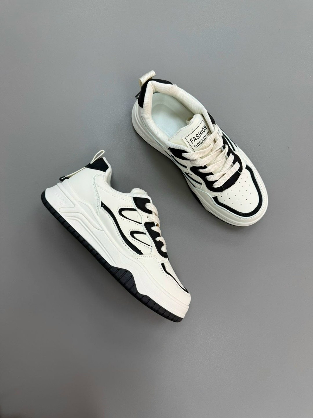 кроссовки женскиe,кроссовки модные,,модные женские кроссовки,спортивная