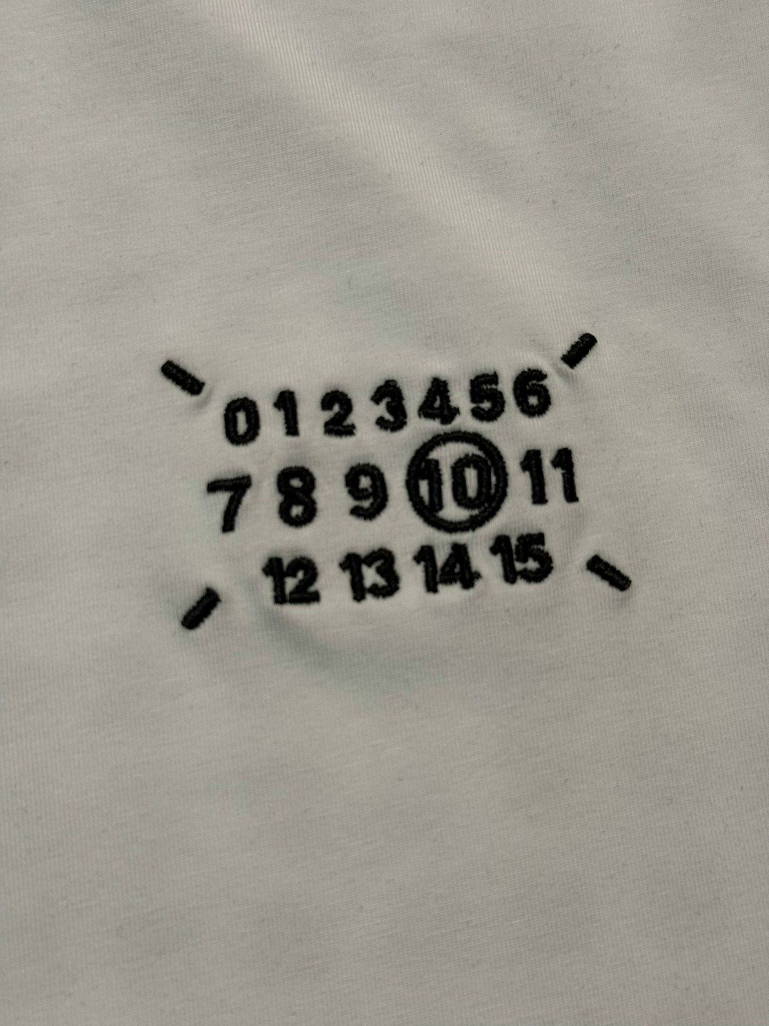 футболки мужские,бежевая футболка,футболка,футболка с принтом,футболка песочного цвета