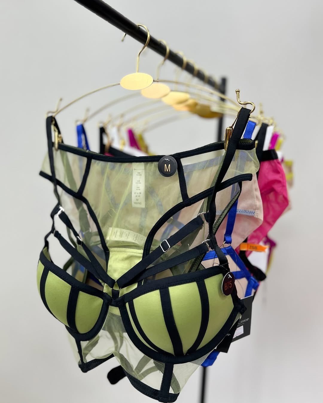 женское нижнее белье комплект,нижнее белье комплект сексуальное,сексуальная портупея,комплект с бюстгальтером,комплект нижнего белья