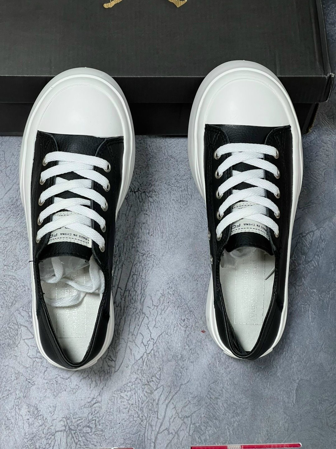 чёрные кеды с белой подошвой женские,,кроссовки на толстой подошве,кожаные кеды,черные кеды с белой подошвой