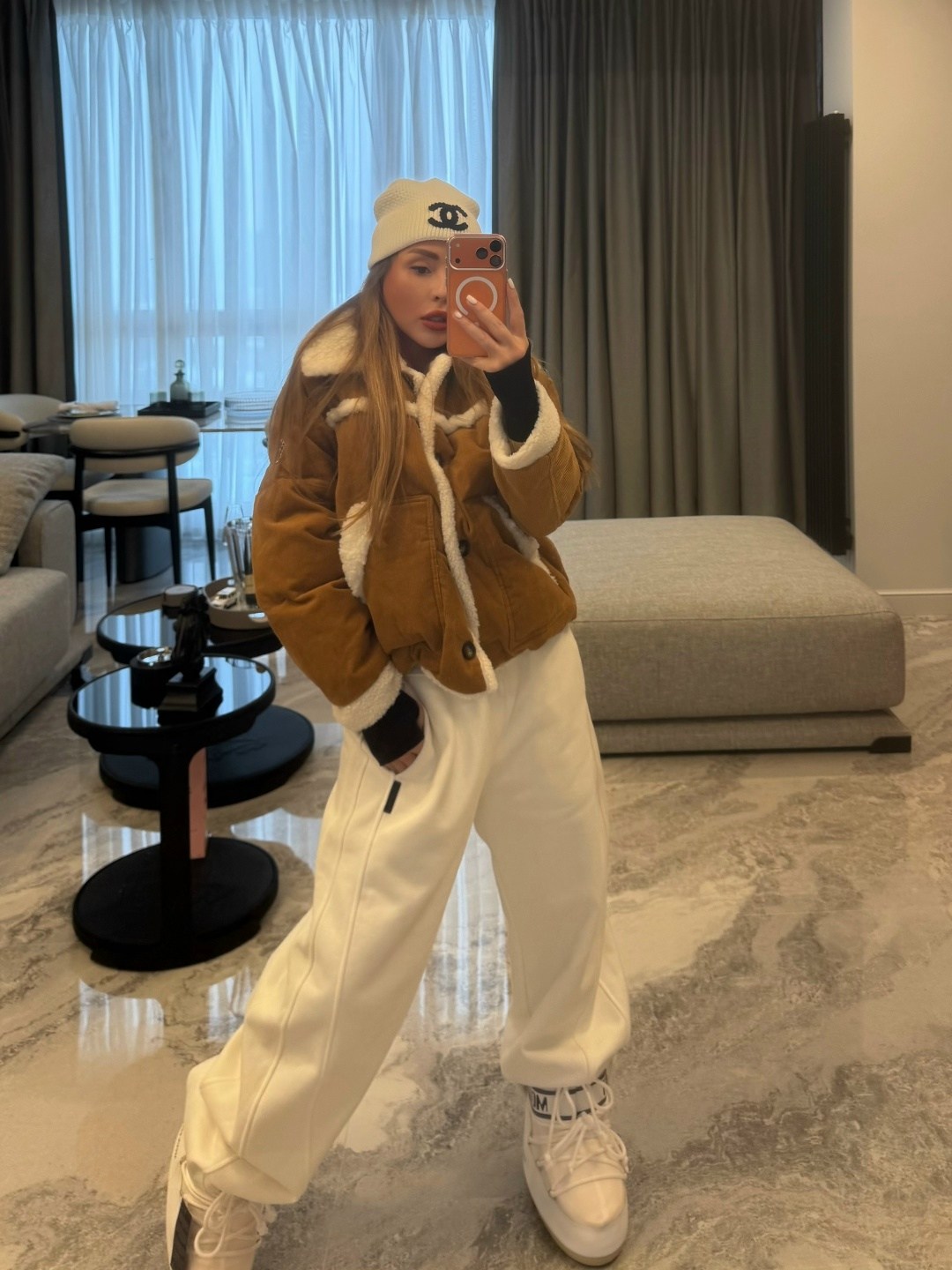 зимний стиль одежды,костюм с дубленкой,кэжуал зимние наряды,модная дубленка