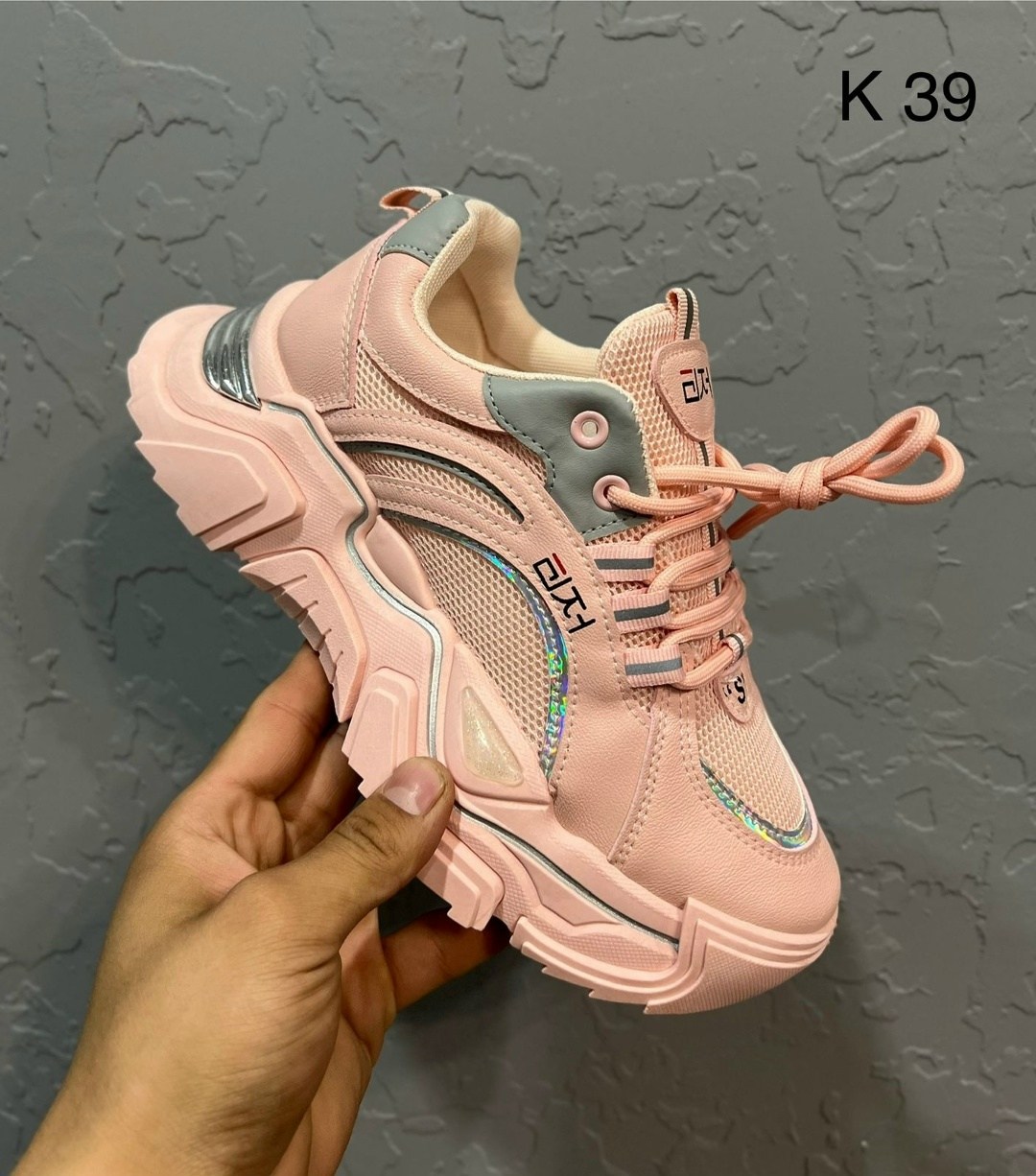 женские кроссовки,,повседневные кроссовки,кроссовки,модные кроссовки