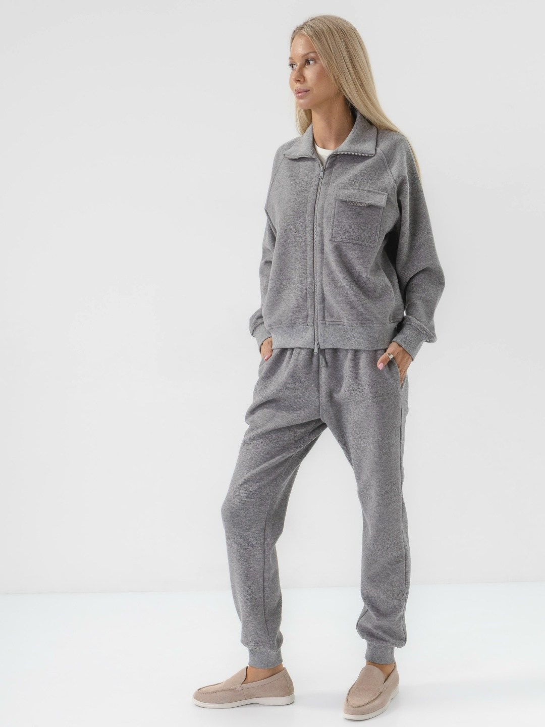 костюм женский nila флисовый серый xl/2xl,костюм спортивный теплый флисовый с молнией qova цвет светлый графит серый,костюм на флисе,трикотажный костюм серый,трикотажные костюмы женские