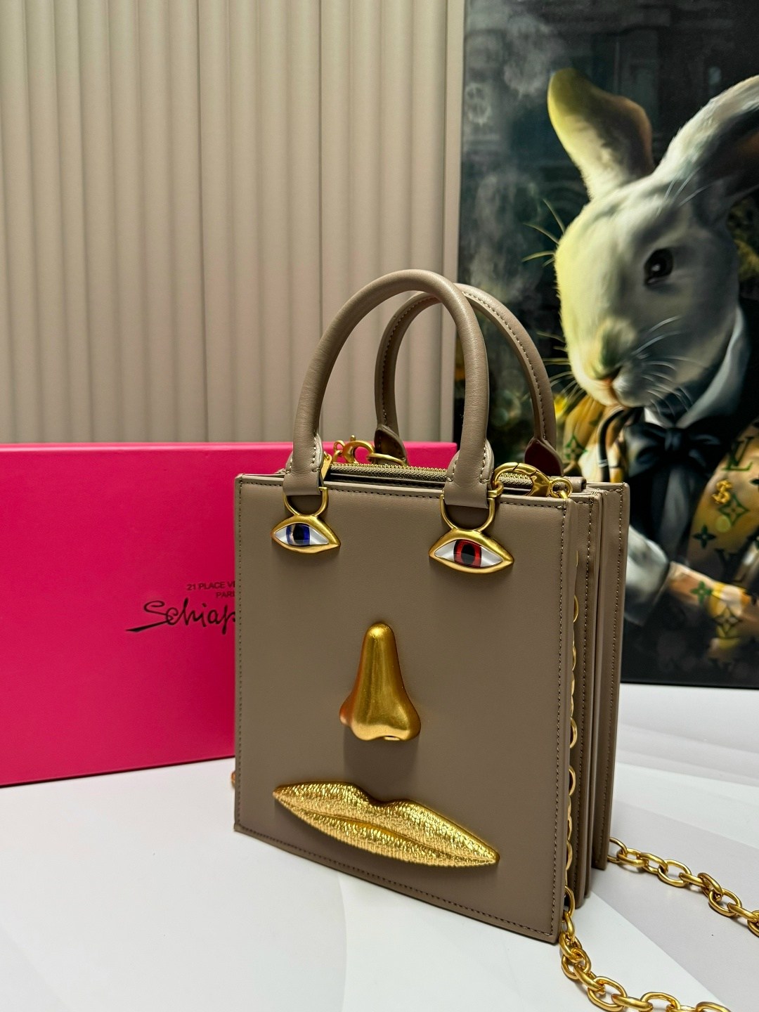 сумка-тоут schiaparelli,сумка schiaparelli,сумка женская schiaparelli,бархатная сумка для глаз schiaparelli premium sense demon,сумка schiaparelli натуральная кожа