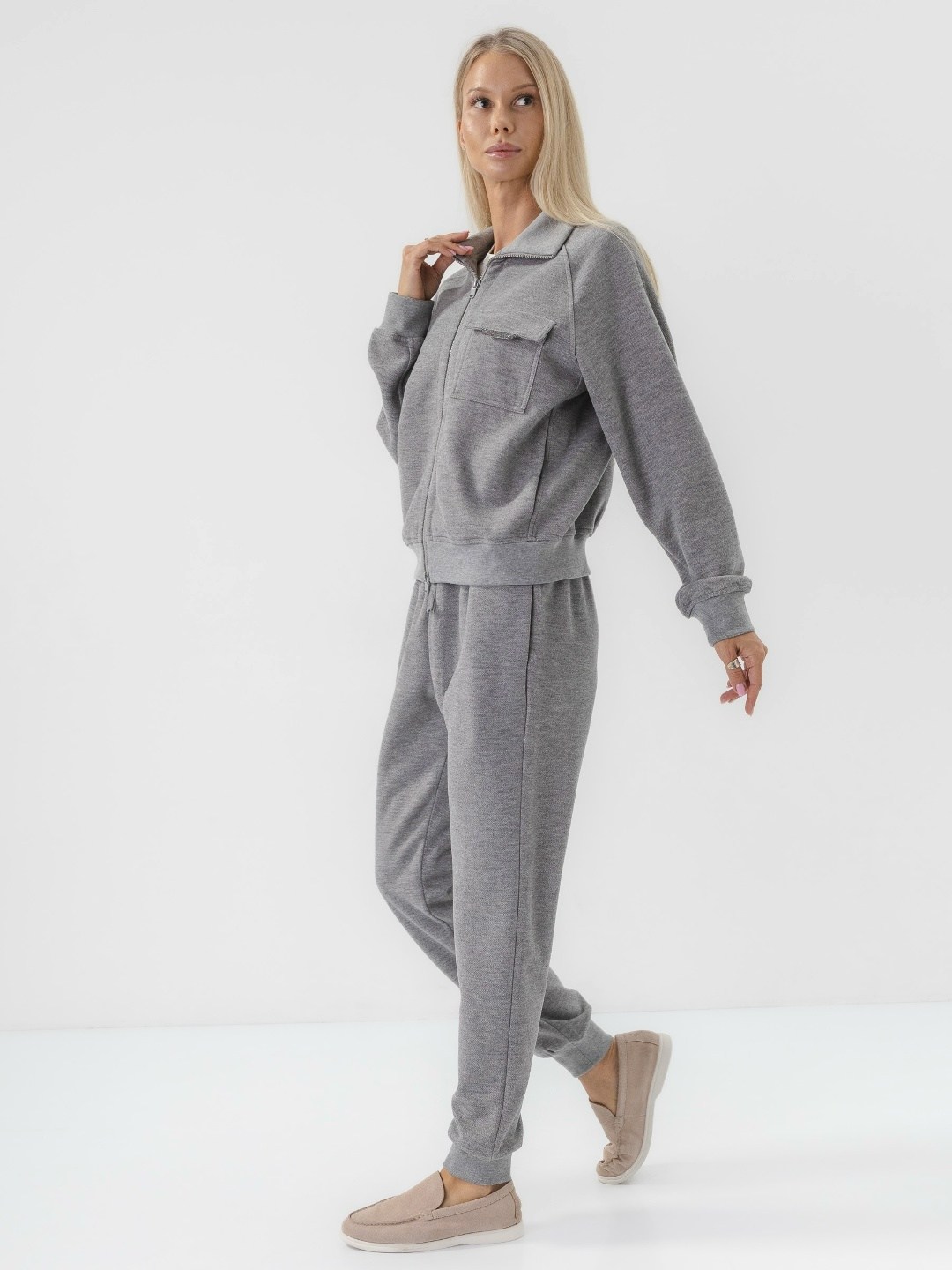 костюм женский nila флисовый серый xl/2xl,костюм спортивный теплый флисовый с молнией qova цвет светлый графит серый,костюм на флисе,трикотажный костюм серый,трикотажные костюмы женские