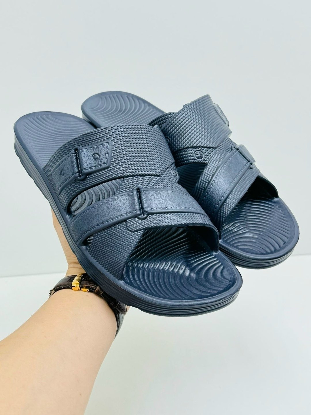 мужские шлепанцы,мужские шлепки,сланцы шлепанцы,мужские сланцы,сандалии мужские