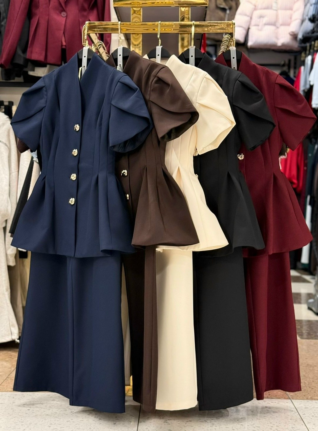 брючный костюм,деловой костюм женский,женский брючный костюм,брючный костюм элегантный,белые костюмы