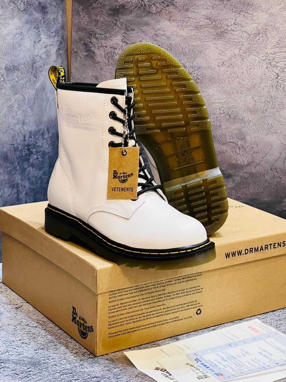 ,ботинки dr martens,белые ботинки,dr marten,белые мартинсы