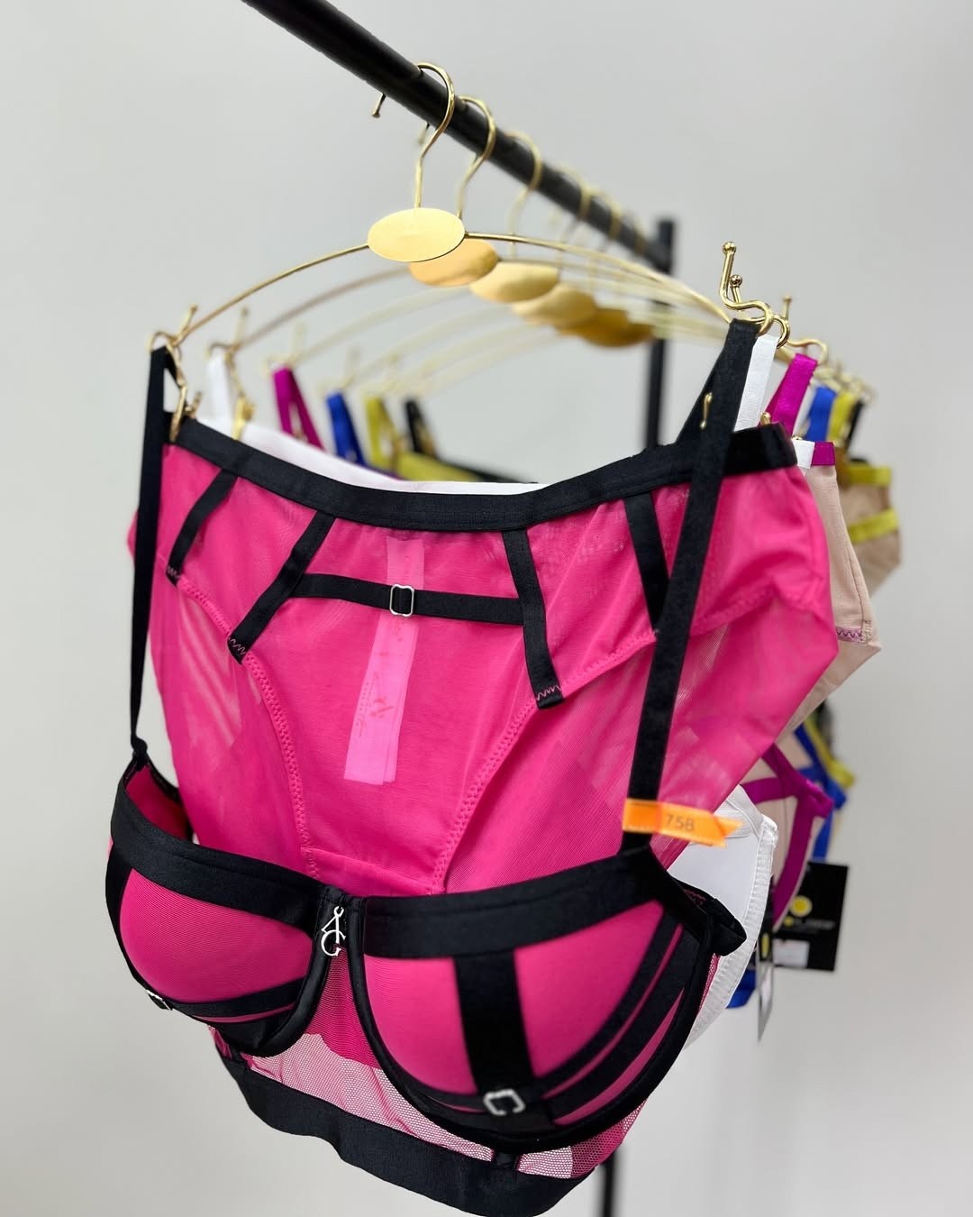 женское нижнее белье комплект,нижнее белье комплект сексуальное,сексуальная портупея,комплект с бюстгальтером,комплект нижнего белья