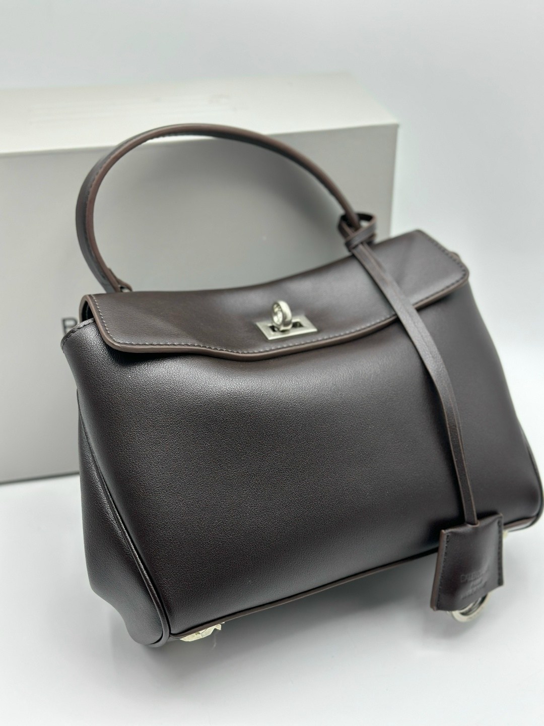 сумка balenciaga натуральная кожа 35-24 см,сумка balenciaga,сумка женская balenciaga,сумка balenciaga rodeo,женская сумка rodeo balenciaga