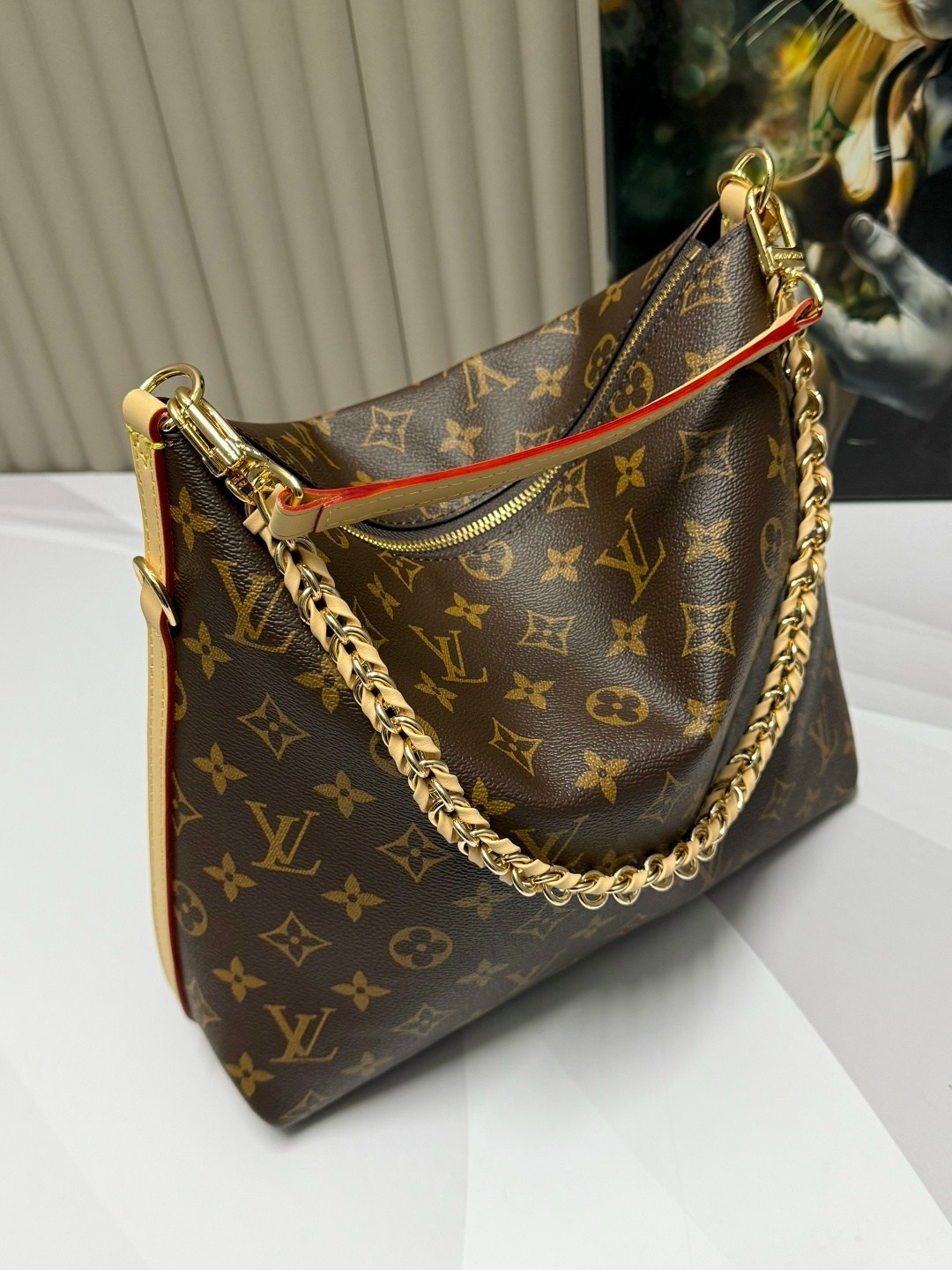 сумка louis vuitton,louis vuitton сумка на плечо,louis vuitton женская сумка,сумка louis vuitton c тканевым ремнем и косметичкой,сумка с цепочкой