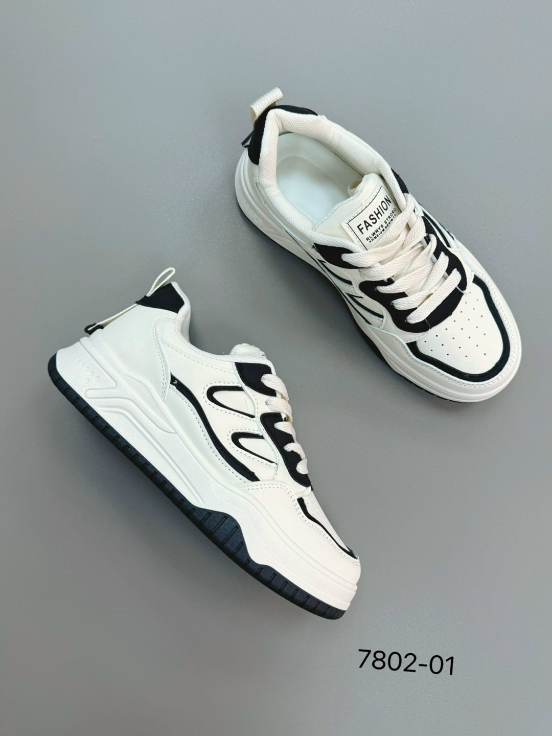 кроссовки женскиe,повседневные кроссовки,модные кроссовки,кроссовки стильные,