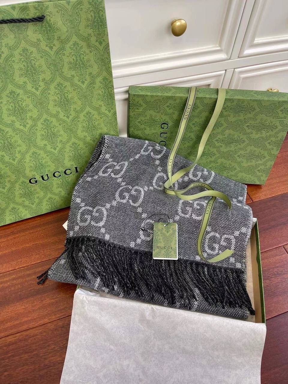 палантин gucci,шарф gucci,шерстяной шарф gucci,шарф гуччи оригинал,женский шарф от gucci