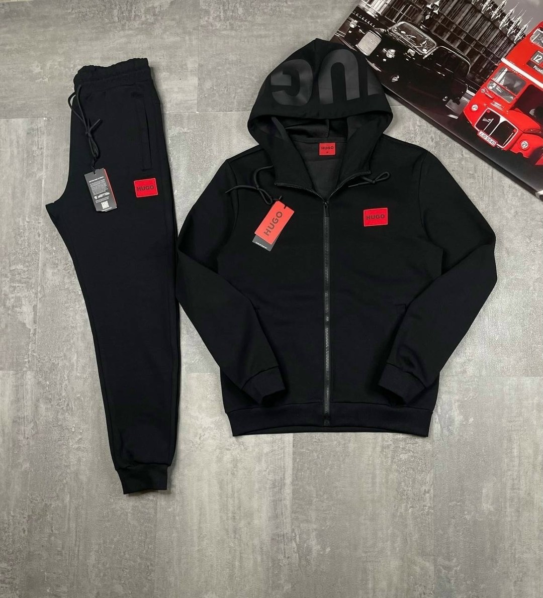 спортивный костюм hugo boss,спортивный костюм мужской hugo boss,спортивный костюм hugo,мужской спортивный костюм,костюм спортивный