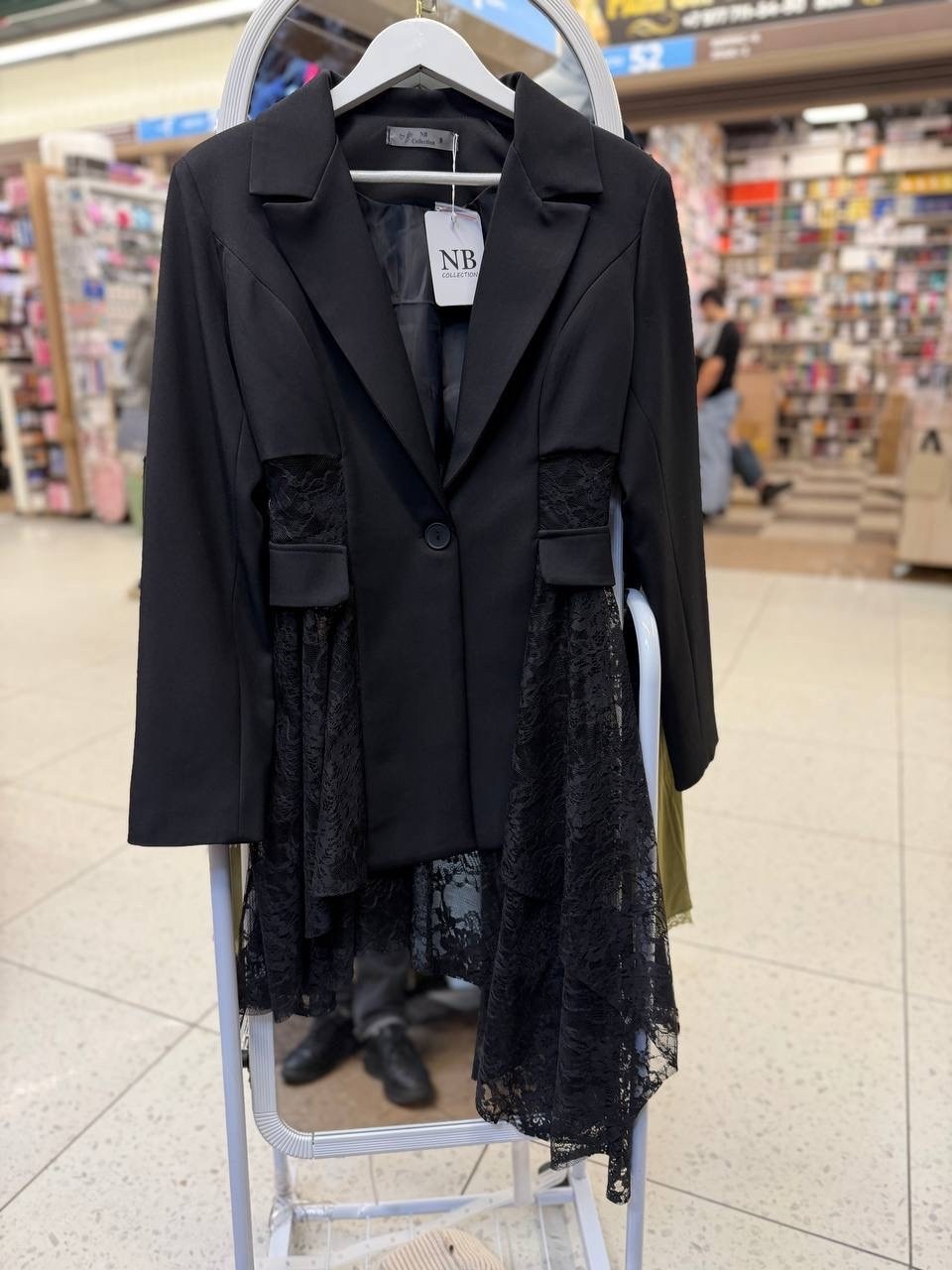 жакет с кружевом,женский дизайнерский костюм элегантный кружевной блейзер и брюки-клеш,пиджак кружево,жакет с кружевной баской,костюм