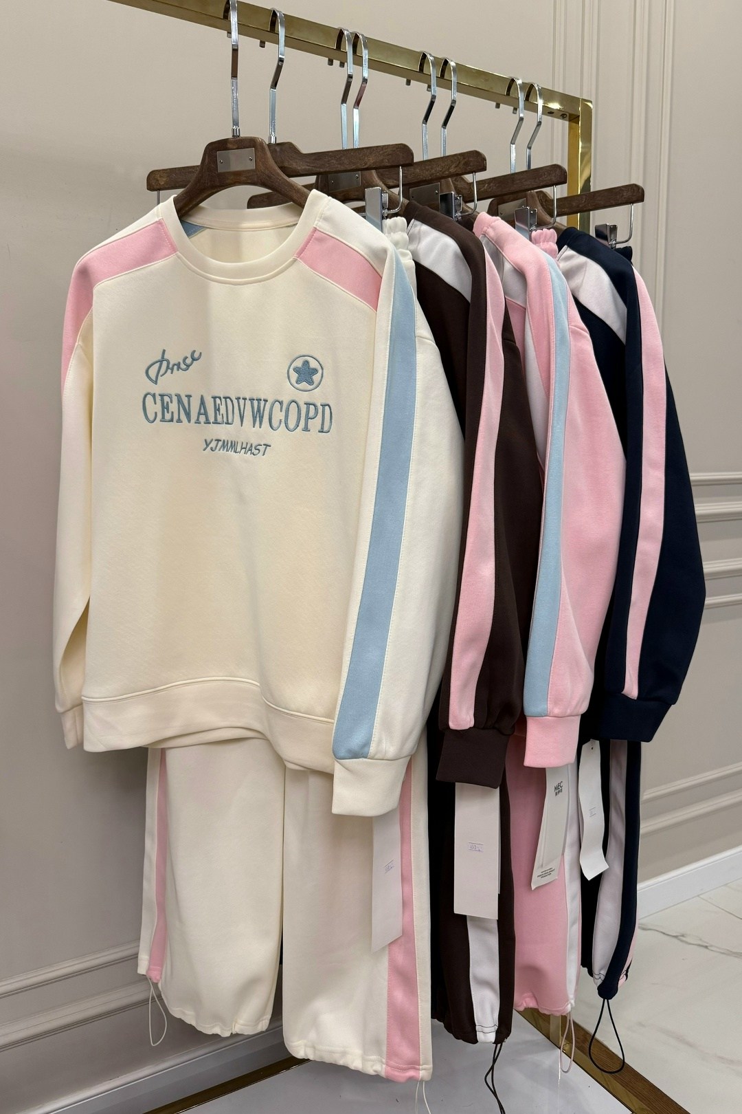 спортивные костюмы,спортивный костюм диор женский,спортивный костюм женский,спортивный костюм dior,повседневный спортивный костюм