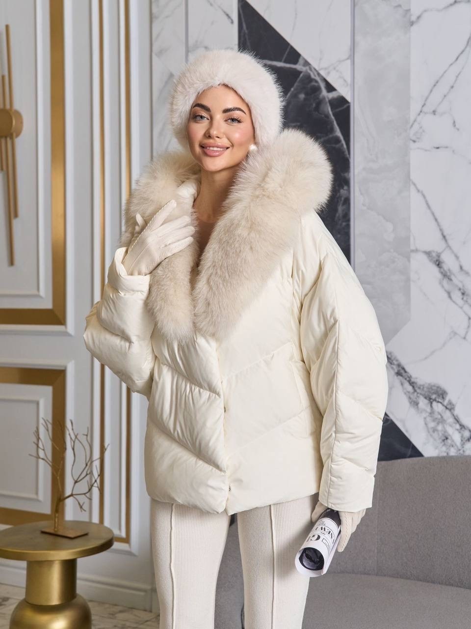 пуховик женский,модные пуховики с мехом,белый пуховик,женская зимняя куртка-пуховик,светлый пуховик