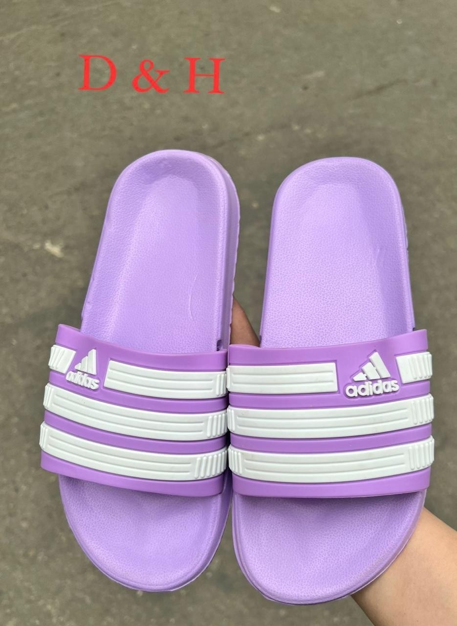 фиолетовые шлепки адидас,сланцы adidas adilette,шлепанцы адидас женские розовые,вьетнамки адидас,сланцы adidas