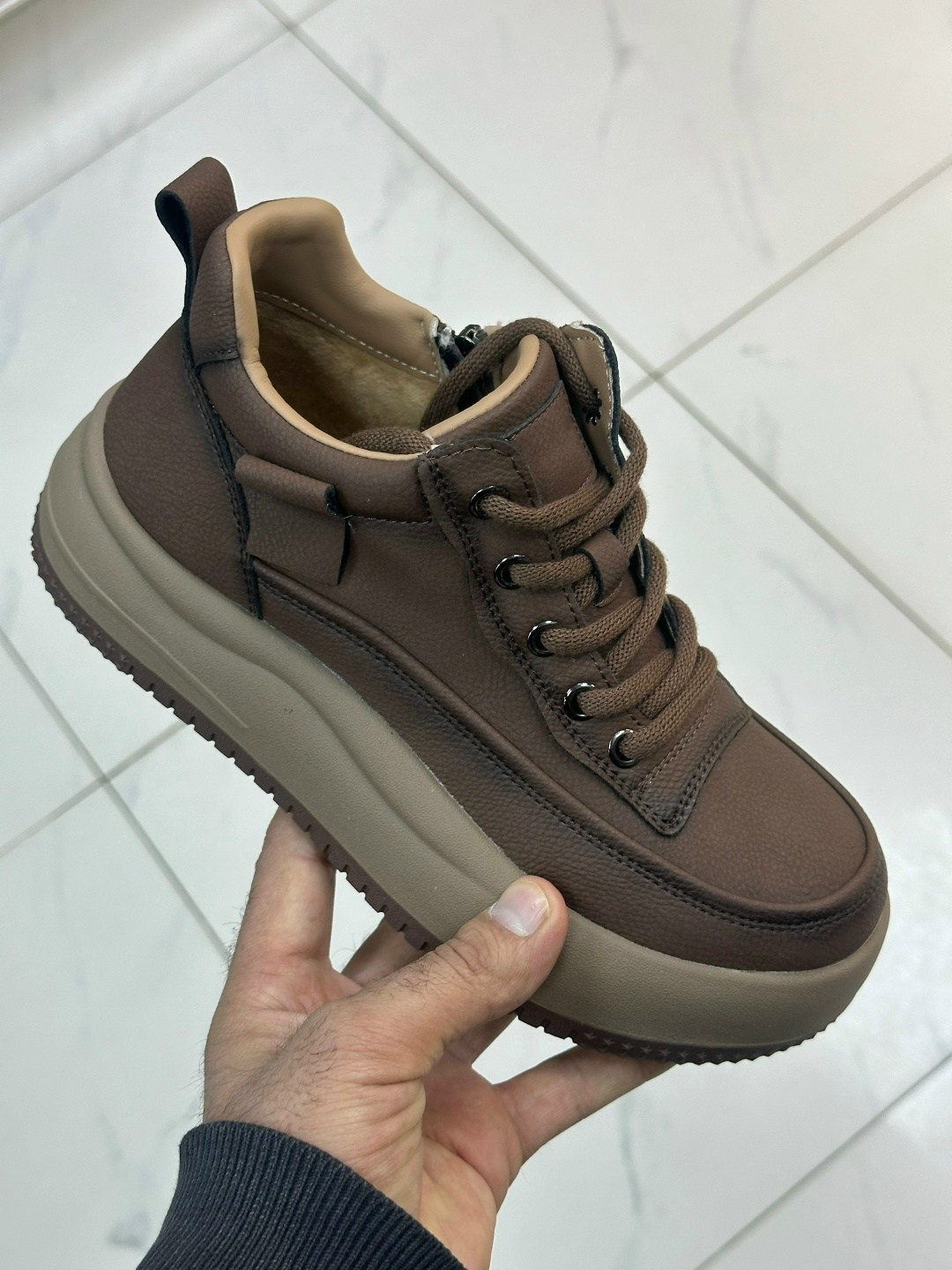 ,женские кроссовки,бежевые кроссовки женские,теплые кроссовки,кроссовки