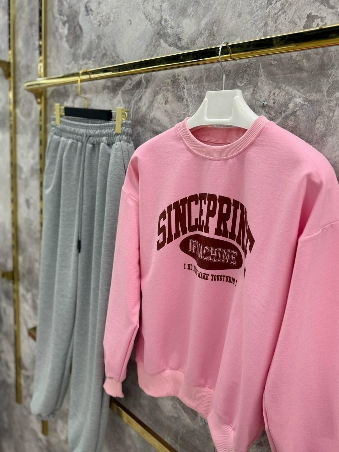 спортивный костюм летний familyshop цвет серый розовый,костюм двойка свитшот джоггеры,спортивный костюм двухнитка,костюм спортивный женский,спортивный костюм