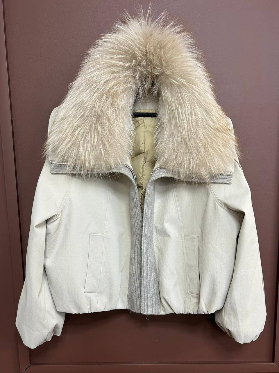 женский пуховик с мехом,куртка бомбер ангел женская с мехом песец премиум класса,куртка с мехом,короткие женские куртки с мехом,куртка с роскошным мехом