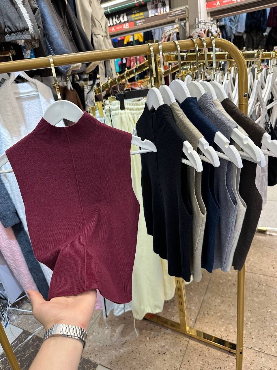 женский пуловер-водолазка без рукавов,трикотажный жилет,вязаный жилет,жилет женская вязаная,свитер без рукавов