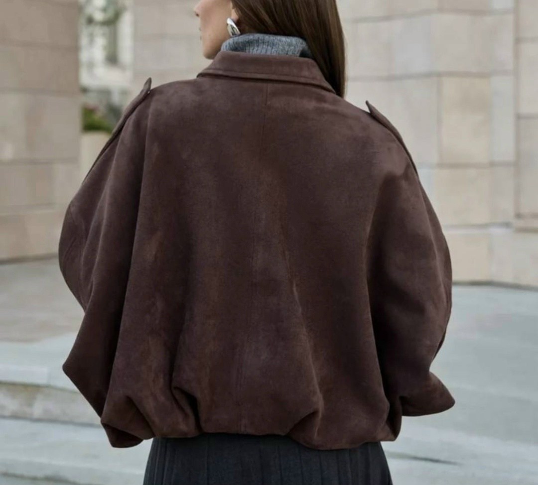 куртка бомбер укороченная оверсайз эко замшевая nonstóp with me,куртка бомбер демисезонная оверсайз замшевый niu,коричневая свободная куртка из искусственной кожи,куртка-бомбер из искусственной замши