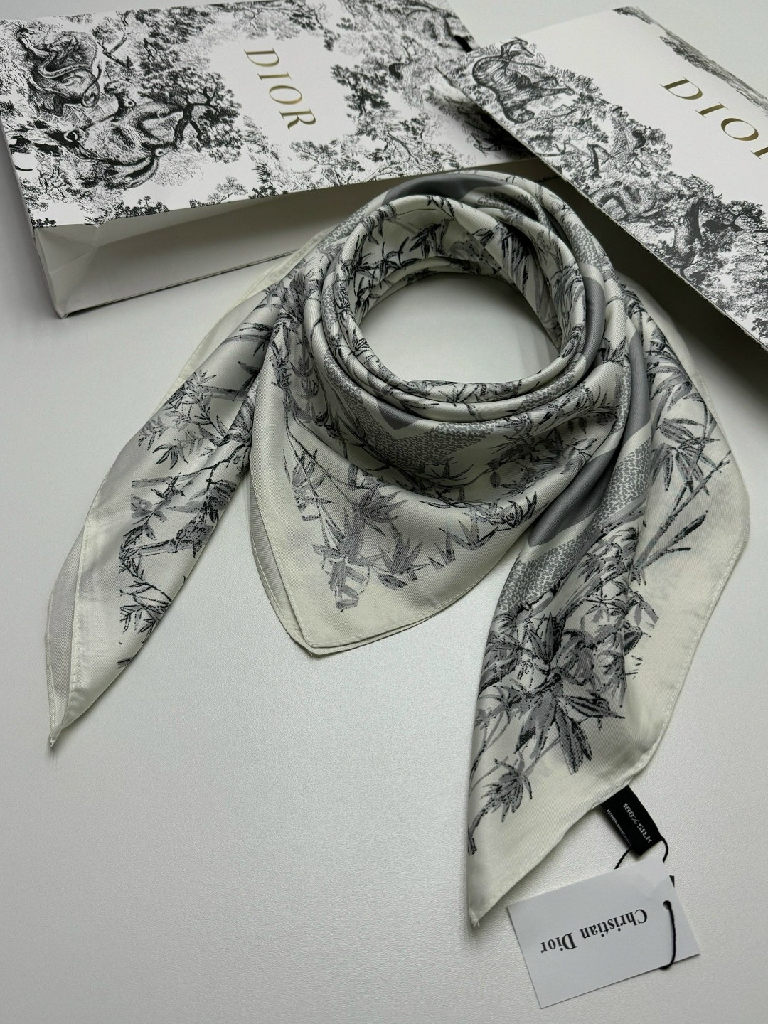 платок диор,платок dior,платок женский,платок шелковый,платок брендовый