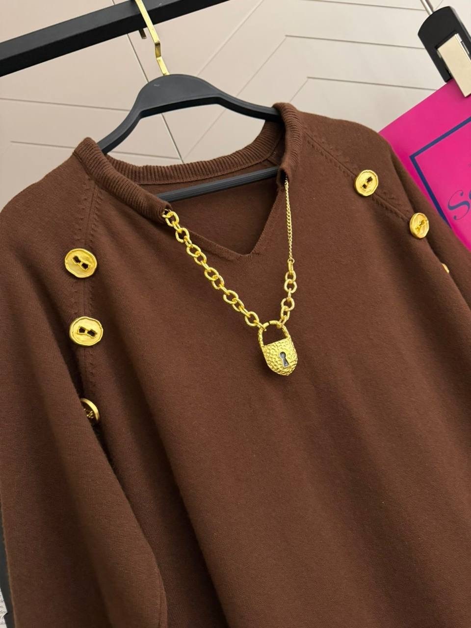 платье со свитером,стильное платье с вырезом,трикотажное платье,платье,оверсайз платье