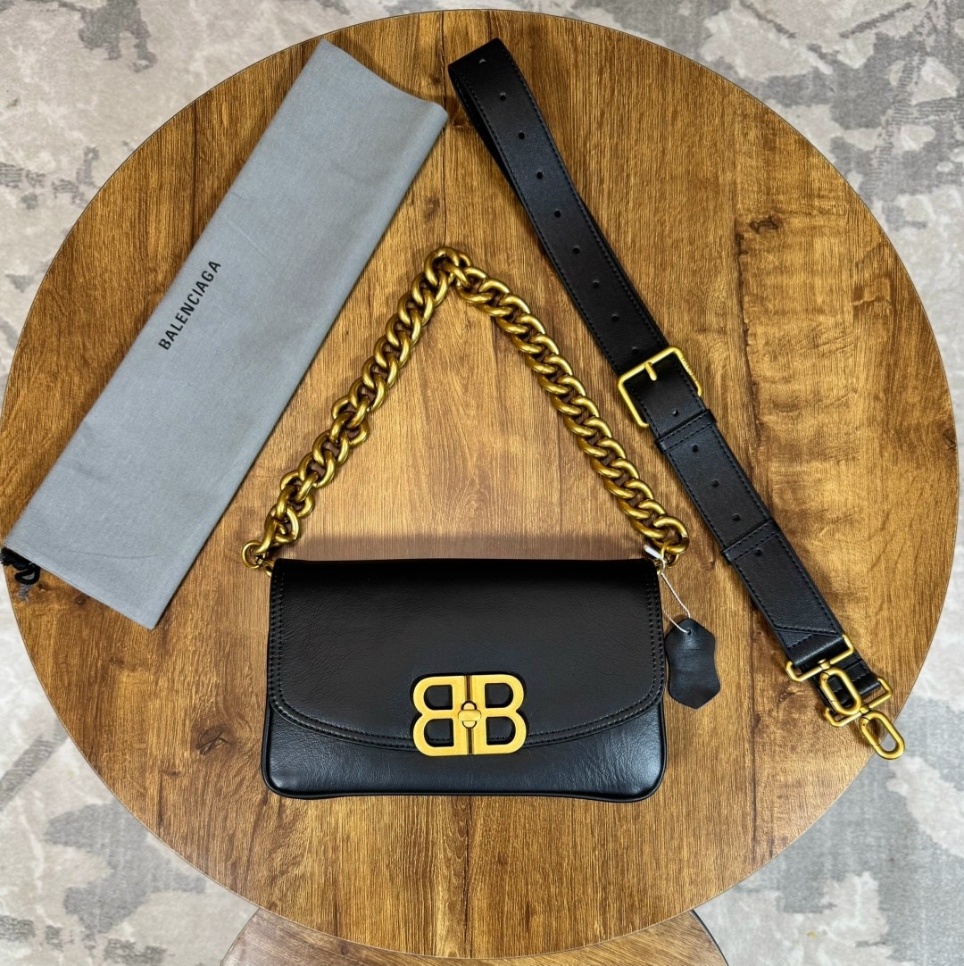 balenciaga сумка,сумка женская balenciaga,большая сумка через плечо через цепочку balenciaga,сумка женская balenciaga натуральная кожа,женская сумка баленсиага