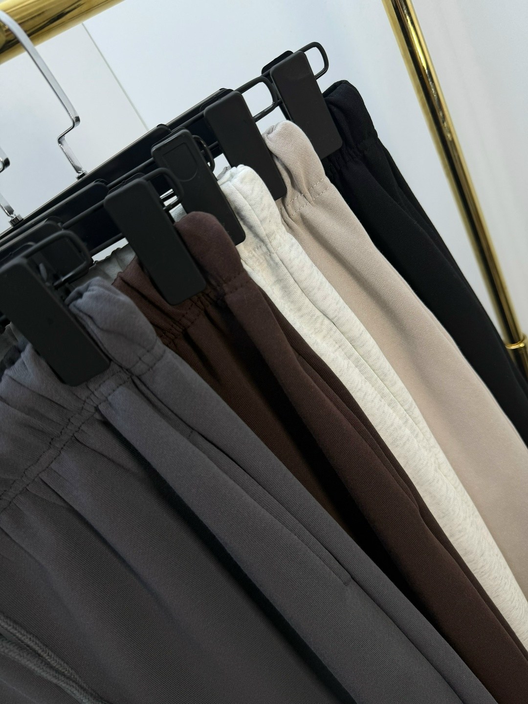 серые спортивные штаны,штаны спортивные женские,штаны спортивные оверсайз,штаны спортивные джоггеры с начесом y2k,штаны спортивные