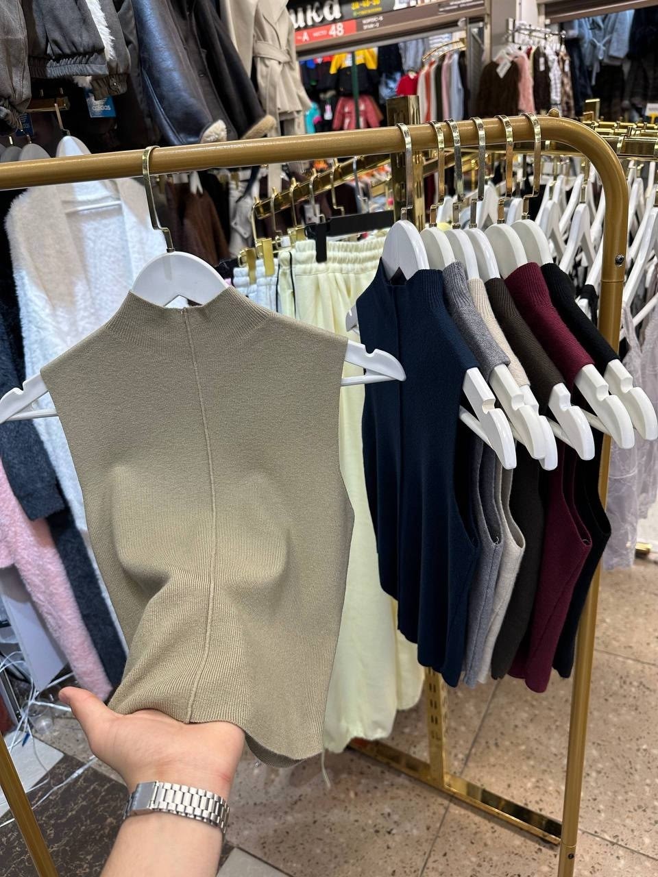 женский пуловер-водолазка без рукавов,трикотажный жилет,вязаный жилет,жилет женская вязаная,свитер без рукавов