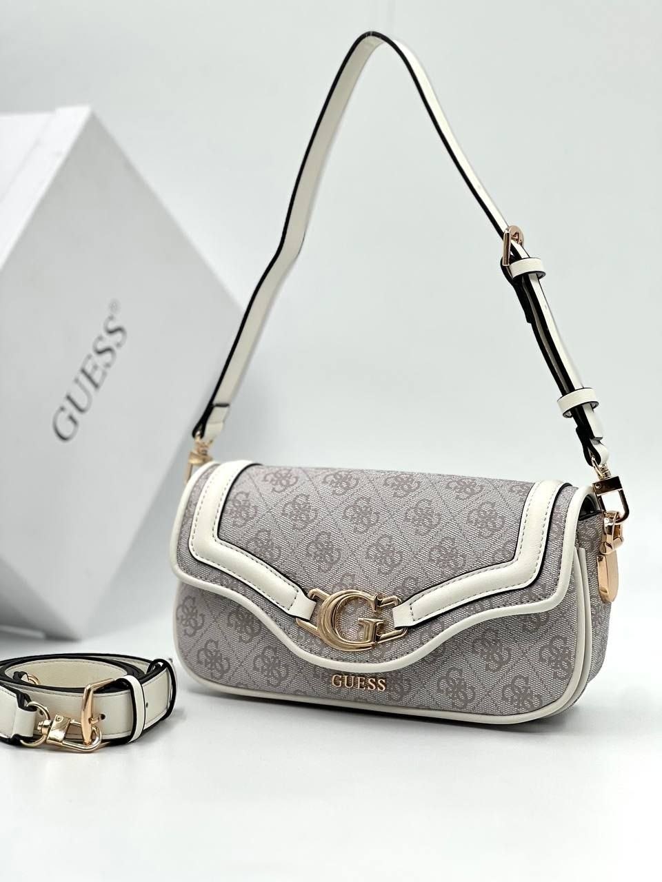 белая сумка guess,guess сумка,сумка женская guess,сумка через плечо guess,сумка guess женская через плечо