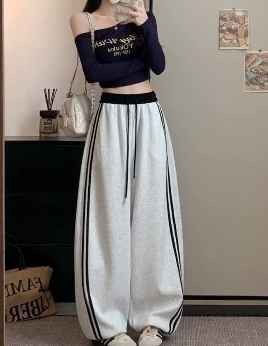 брюки карго с лампасами широкие y2k styfash,спортивные широкие брюки,эстетические полосатые спортивные длинные брюки y2k,брюки оверсайз с лампасами широкие спортивные y2k,широкие брюки