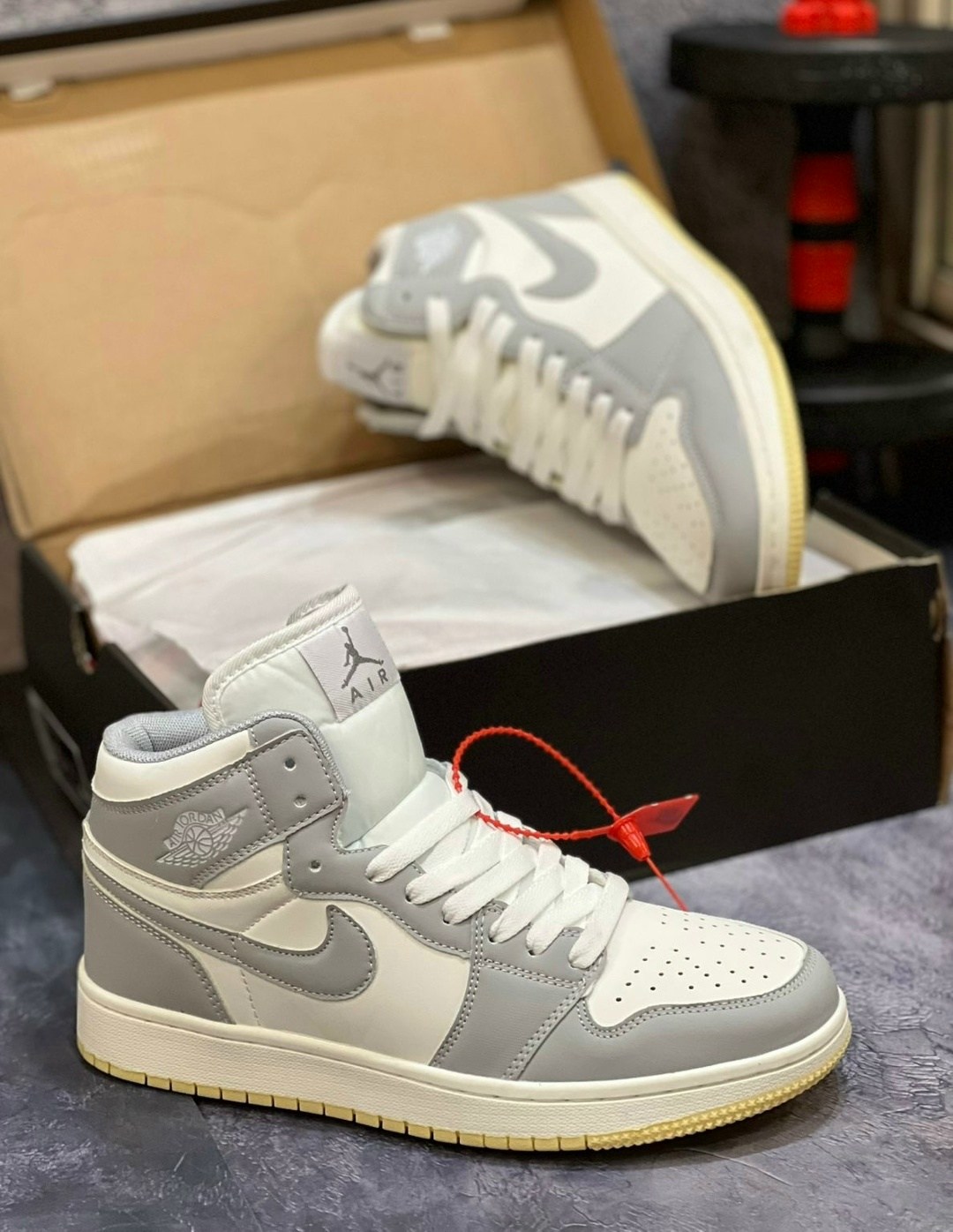 кроссовки,кроссовки nike air jordan 1 retro high og,nike air jordan 1 mid,nike air jordan 1 zoom cmft,зимние кроссовки nike air jordan 1 mid
